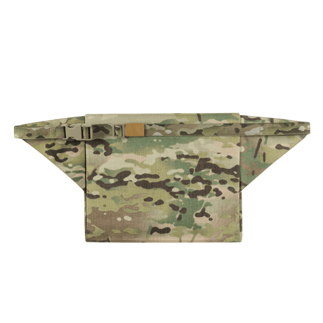 M-Tac sitteunderlag med belte – Multicam i kamuflasje, ideelt for friluftsliv som jakt, fiske og militære oppdrag.