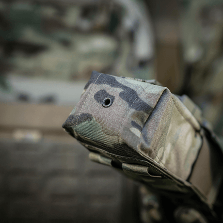 M-Tac dobbel magasinveske med Fastex-lukking i tett militært uttrykk, ideell for AR- og AK-magasiner, robust Cordura 500D-materiale