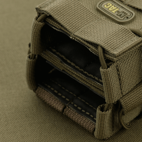 M-Tac Åben Dobbelt Magasintaske til AK i kraftigt design til sikker opbevaring af AK-magasinere i ekstreme forhold.
