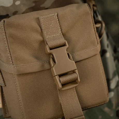 M-Tac veske for nattkikkert PVS-14 i solid materiale med fastex-lukning for sikker oppbevaring og transport.