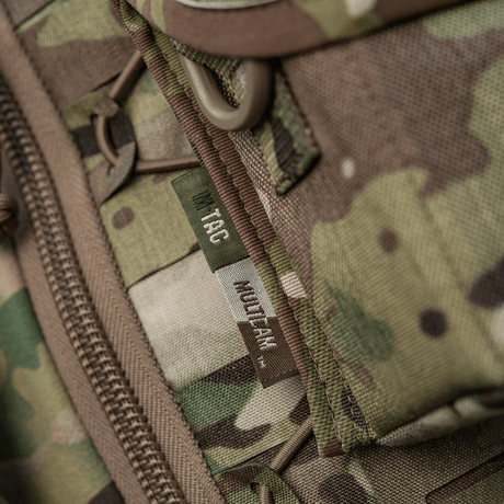 M-Tac-veske for nattkikkert PVS-14 med Multicam-mønster og Fastex-lukning for sikker oppbevaring av nattkikkerter.