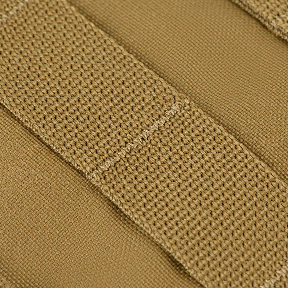 MOLLE-webbing på M-Tac War Belt ARMOR lavet af holdbart Cordura 500D for taktisk brug og udstyrstilpasning.