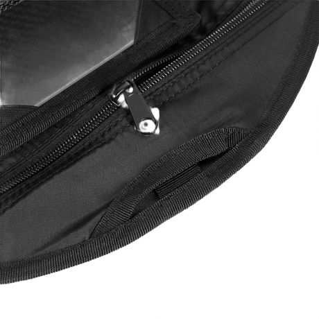 M-Tac toalettmappe med glidelåslukking for oppbevaring av hygieneartikler. Ideell for reise og daglig bruk med kompakt design.