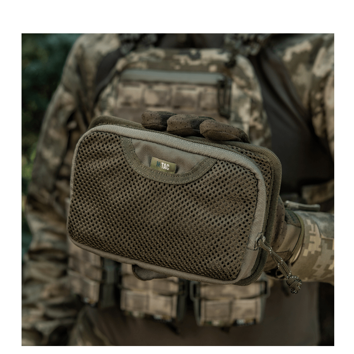 M-Tac Hook & Loop Utility Panel - modulært lynlåsnetpanel til organisering af tasker, måler 19 x 13 cm med hook-fastener panel.