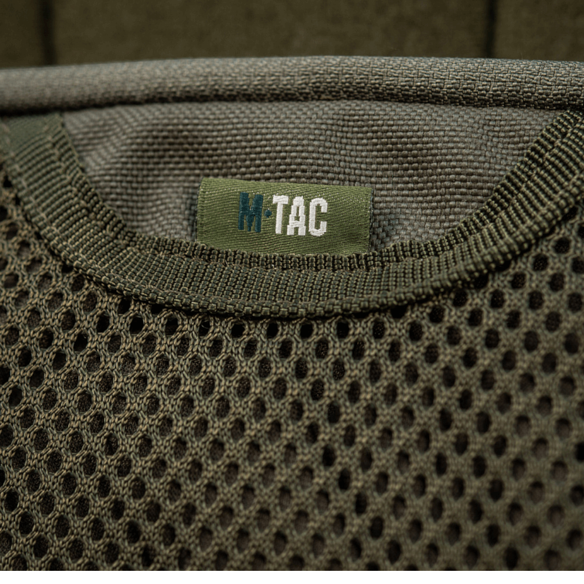 M-Tac Hook & Loop Utility Panel med lynlåslomme, ideel til indvendige loop-paneler i tasker, 19x13 cm, robust mesh design.