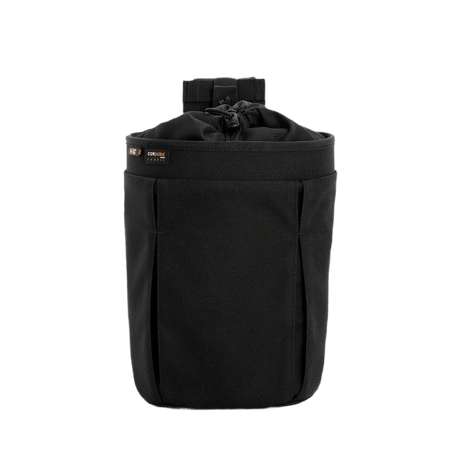 M-Tac Mag Drop Pouch Elite i sort med MOLLE-fastgørelser til sikker magasinudskiftning og hurtig tømning, set forfra.