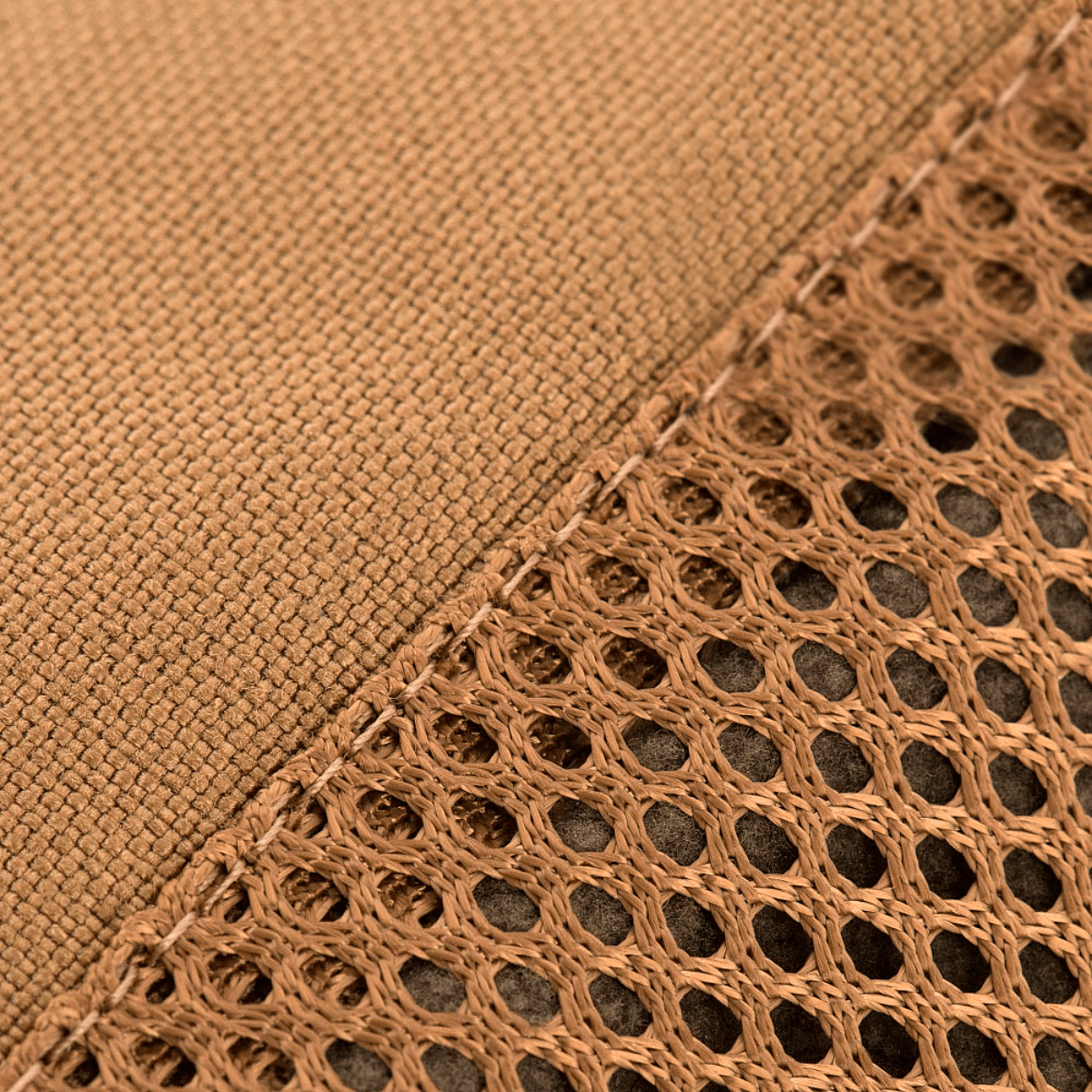 Nærbillede af M-Tac Mag Drop Pouch Elite tekstur og materiale, der viser robust design og netdetaljer til nødudstyr.