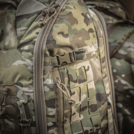 M-Tac Ryggsekk Large Gen.III Elite i camouflagemønster, viser holdbare glidelåser og stropper for taktisk bruk.