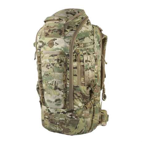 M-Tac Ryggsekk Large Gen.IV Elite i kamuflasjemønster for utendørs eventyr og transport av utstyr og våpen, laget av slitesterkt Cordura-materiale.