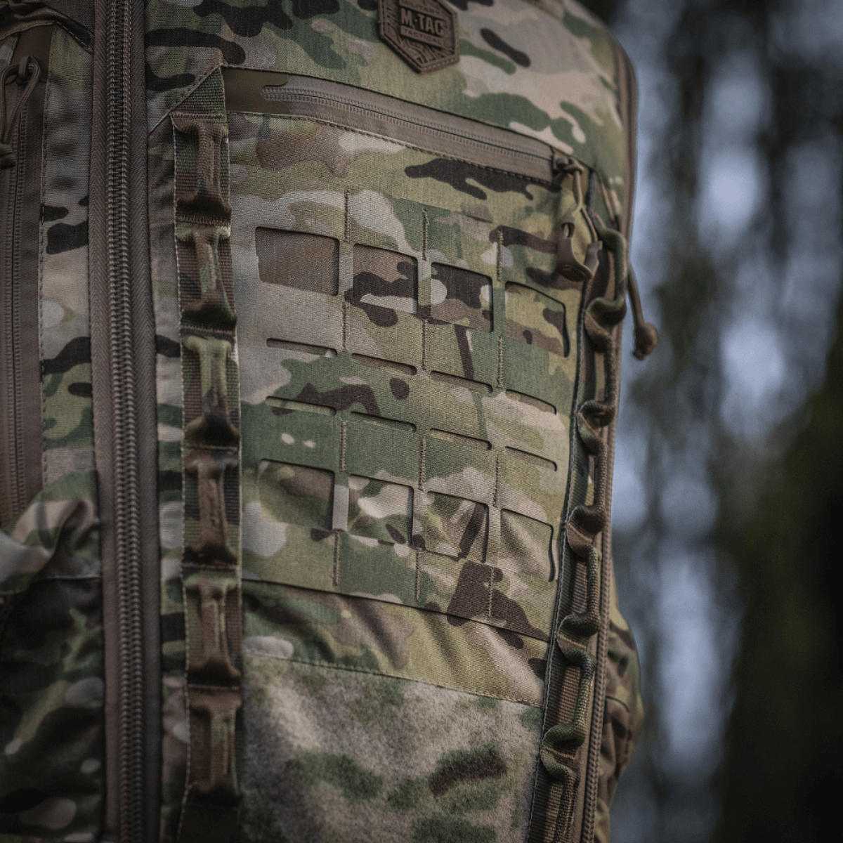 M-Tac Rygsæk Large Gen.IV Elite med robust Cordura-materiale og camouflage-design, ideel til ergonomisk og stilfuld brug.