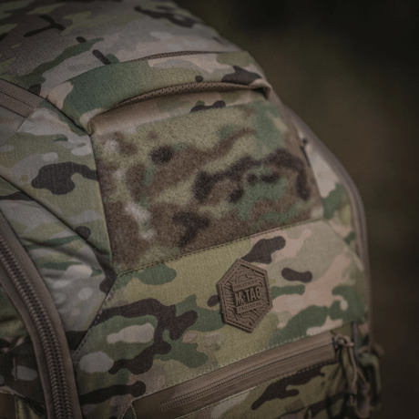 M-Tac Ryggsekk Large Gen.IV Elite i kamuflasjemønster med holdbart Cordura-materiale, nærbilde.