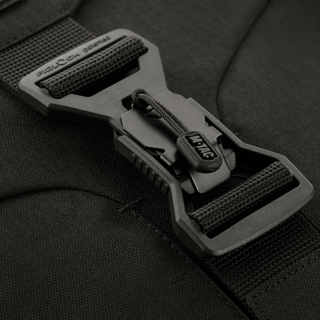 FidLock V-Buckle magnetlås på M-Tac Magnet XL Bag Elite nettbrett- og skulderveske, praktisk og sikker lukkemekanisme.