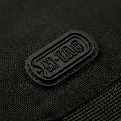 M-Tac Magnet XL Bag Elite med praktisk FidLock V-Buckle magnetlås og velcro-panel. Ideell nettbrett- og skulderveske i svart.