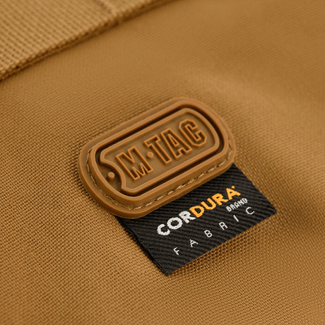 Nærbilde av M-Tac toalettmappe Elite Gen.II med Cordura stoffmerke.