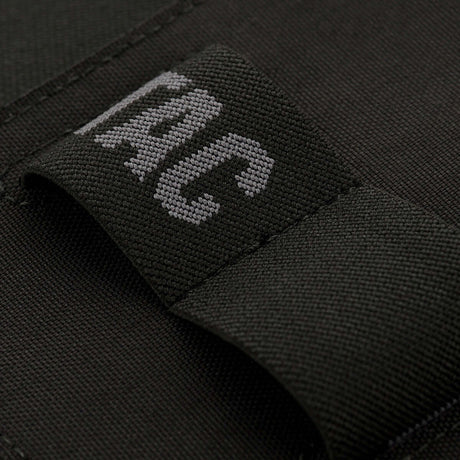 Nærbilde av M-Tac Double Mag Pouch Hook Backed Magazine med Velcro-festing for oppbevaring av magasin eller verktøy.