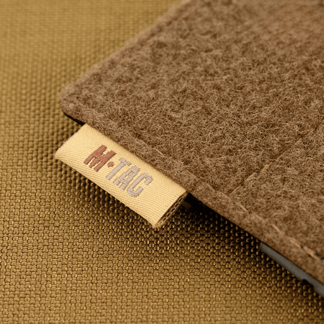 M-Tac Taktisk Morale Patch Display Board Hook og Loop Molle 120x85 med plastbase og MOLLE-feste.