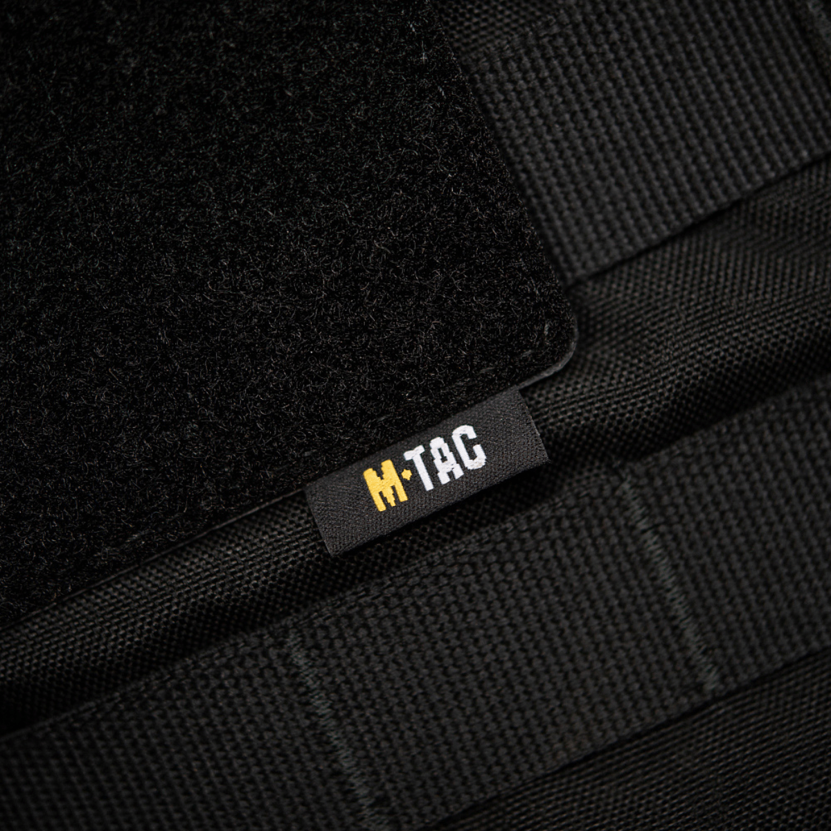 M-Tac Panel til Patches på MOLLE 80x85 med hook & loop overflade, plastbase for stabilitet og MOLLE fastgørelse. Mål: 80x85 mm.