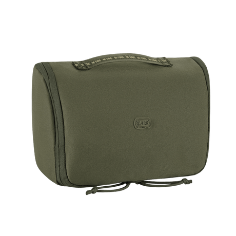 M-Tac Toilettaske i kompakt design for oppbevaring, vannavvisende 600D polyester, egnet for reisebruk. Dimensjoner: 24 x 15 x 8,5 cm.