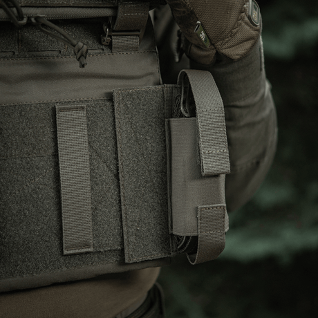 M-Tac Tourniquet Pouch elastisk VELCRO Gen.II montert på taktisk vest.