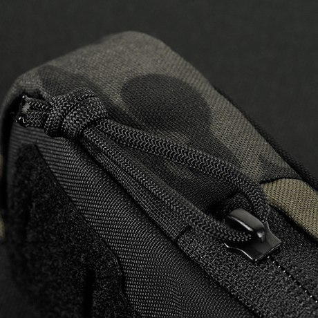 Nærbilde av M-Tac Utility Shoulder Pouch Elite Gen.II i Cordura 500D Multicam Black, med glidelås og MOLLE-system.