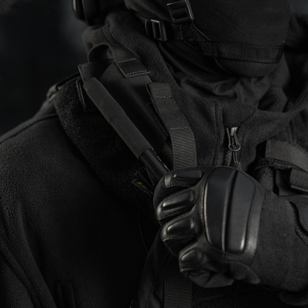 Taktisk operativt outfit med M-Tac Elastisk Tourniquet Pouch Molle Gen.III i brug