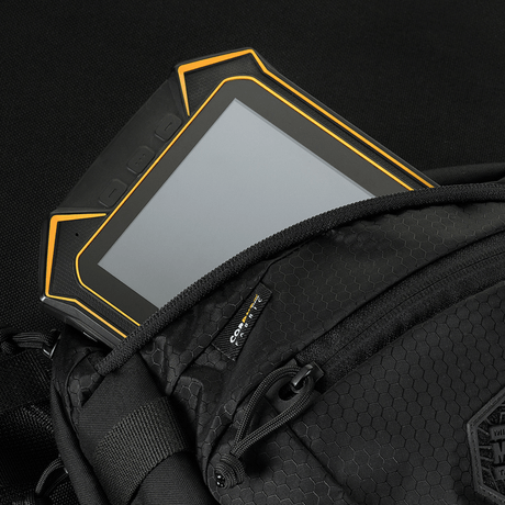M-Tac Sphaera Hex Hardsling-veske Gen.II Elite med skjult rom for nettbrett i Cordura og hex-polyester-design.