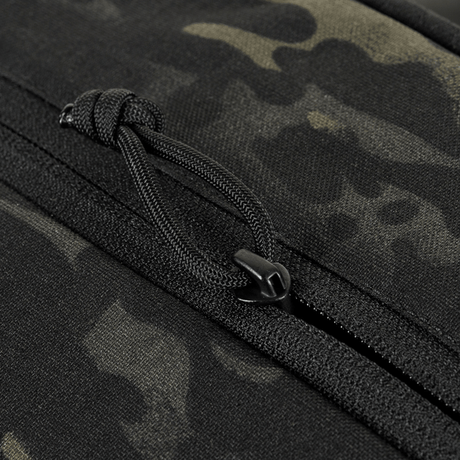 M-Tac Satellite Magnet Taske Elite Hex i camo-stoff med glidelåsdetalj, laget i Cordura-materiale med MIL-SPEC-stropper.