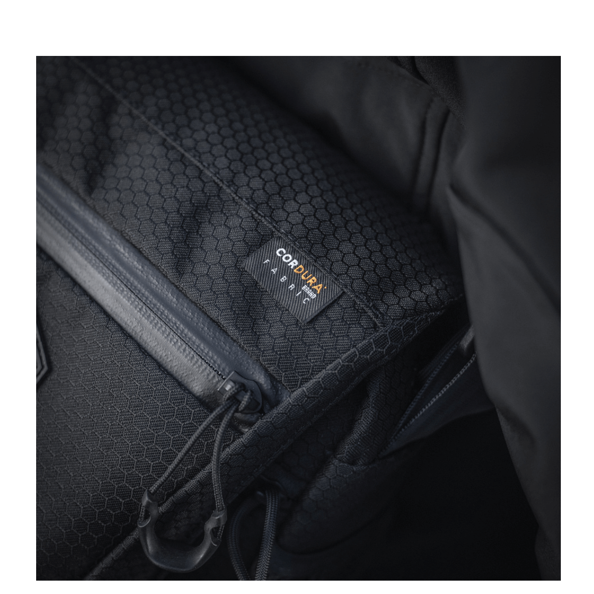 M-Tac Satellite Magnetic Bag Gen. II Elite Hex