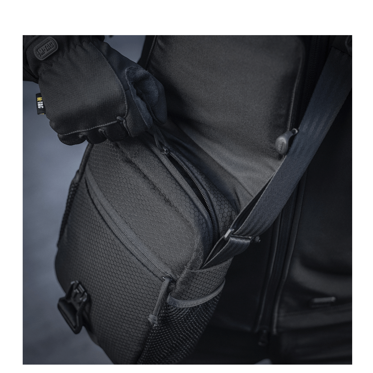 M-Tac Satellite Magnetic Bag Gen. II Elite Hex