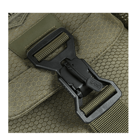 Detalj av M-Tac Satellite Magnettaske Gen. II Elite Hex med robust spenne og slitesterkt Cordura Hex-stoff.