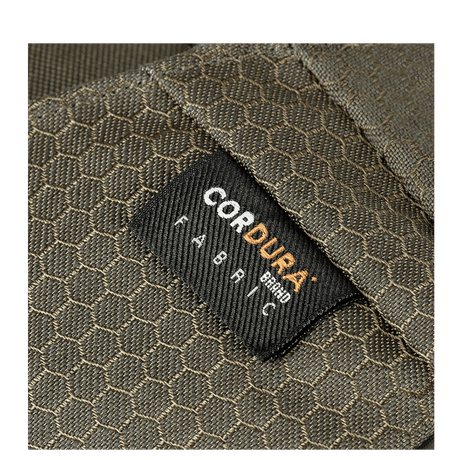Nærbilde av Cordura-stoffetikett på M-Tac Magnet XL-veske Elite Hex med sekskantmønster.