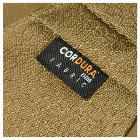 Etiketten viser CORDURA-stoff på M-Tac Magnet XL-veske Elite Hex, fremhever slitesterk og holdbar tekstilkvalitet.