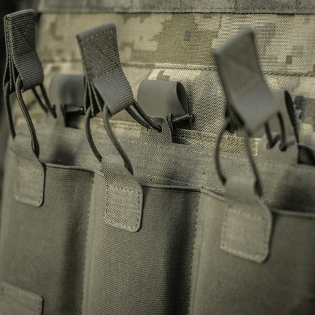 M‑Tac Elastisk Triple Magazine Pouch Elite med holdbare stropper og Laser Cut-design for rask tilgang til magasinene.