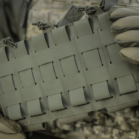 M‑Tac Elastisk Triple Magazine Pouch Elite i Cordura 500D-materiale med MOLLE Laser Cut monteringssystem, ideell for 3 magasiner.
