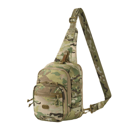 M‑Tac Cross Bag Elite Hex i kamuflasje, kompakt veske/sekk for taktisk bruk, 5 liter, Cordura 500, med YKK-lynlåser og MIL-SPEC-fester.