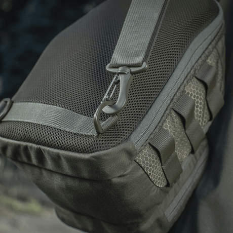 M-Tac Cross Bag Elite Hex i Cordura 500-materiale med MIL-SPEC-stropper.