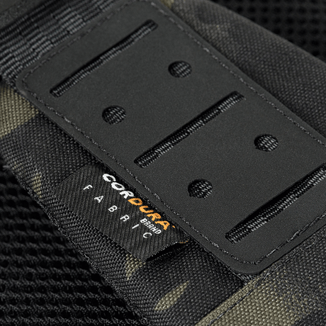 M-Tac Cross Bag Elite Hex i holdbart Cordura 500-materiale med fokus på detaljer og styrke.