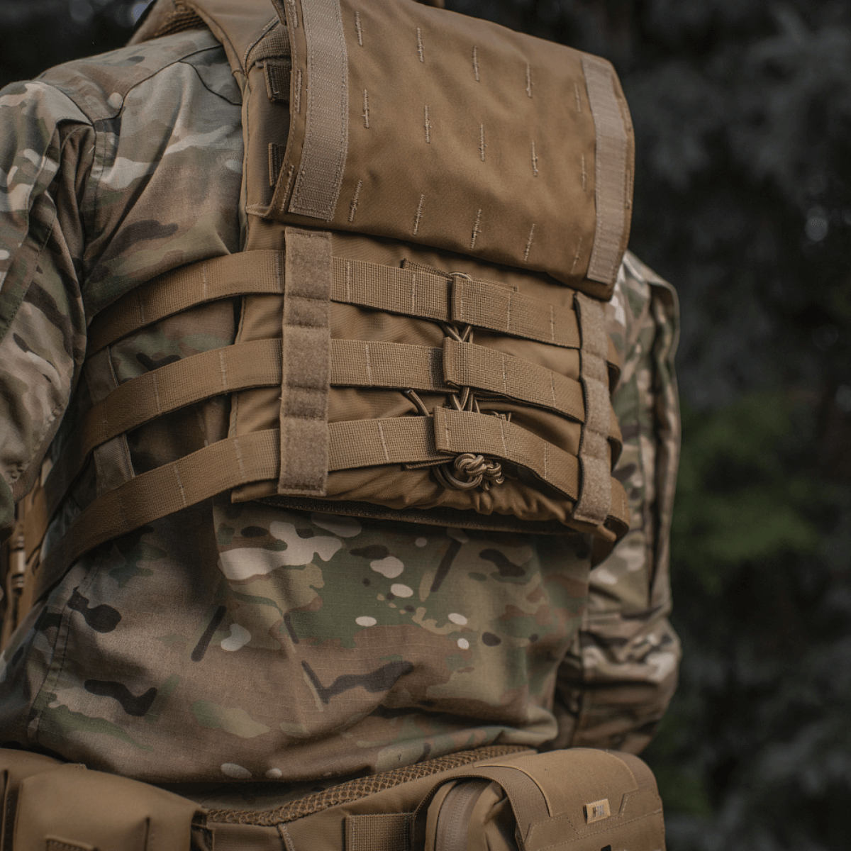 M‑Tac Plate Carrier Cuirass QRS Gen.II pladebærer i Cordura 500D med quick-release system og ergonomisk design for taktisk brug