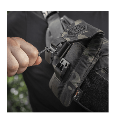 M-Tac Smartphone Lomme Elite Large Hex med magnetisk spenne og slitesterkt CORDURA HEX-materiale for sikker oppbevaring av smarttelefoner.