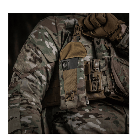 M-Tac Smartphonelomme Elite Large Hex i robust CORDURA HEX, perfekt for opptil 6,5 tommers telefoner med magnetisk WJ spenne, i kamuflasje.