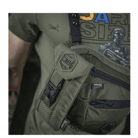 M-Tac Smartphone Lomme Elite Large Hex i Cordura HEX-materiale med WJ magnetisk spenne, perfekt for oppbevaring av smarttelefoner opptil 6,5 tommer.