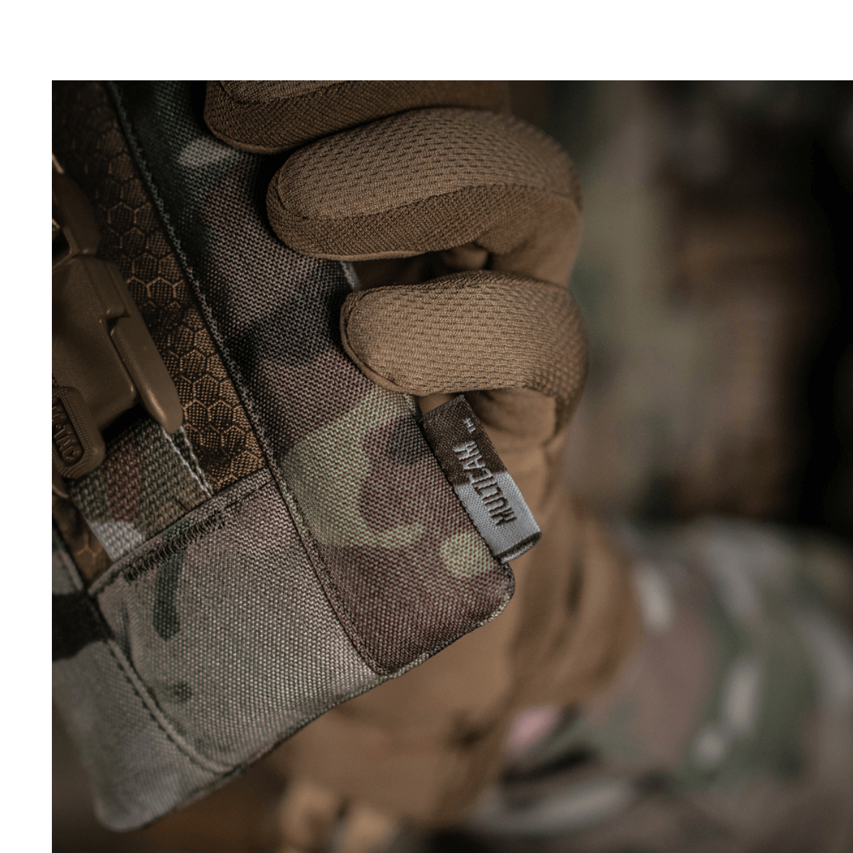 M-Tac Smartphone Lomme Elite Large Hex i holdbart CORDURA HEX materiale med WJ magnetisk spænde, ideel til telefoner op til 6,5 tommer.