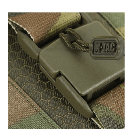 Nærbilde av M-Tac Smartphonelomme Elite Large Hex med WJ magnetisk spenne og CORDURA HEX-stoff.