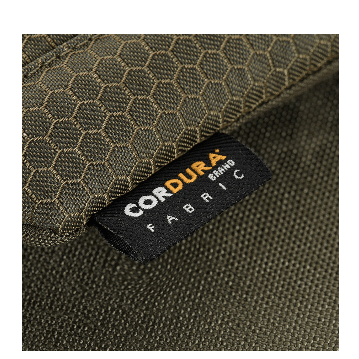 M-Tac Smartphone Lomme Elite Large Hex lavet af slidstærkt CORDURA HEX-materiale med hexagonalt mønster, viser mærket "CORDURA FABRIC".