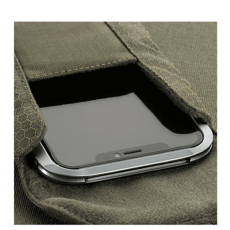 M-Tac Smartphone Lomme Elite Large Hex i slitesterkt CORDURA HEX-materiale for sikker oppbevaring av smarttelefoner opptil 6,5 tommer.