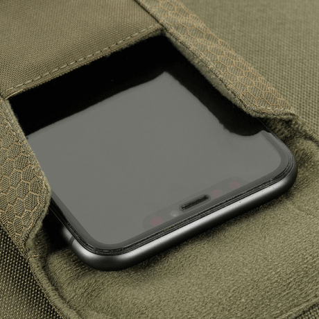 M-Tac Smartphone Pouch Elite Large Hex i slitesterkt Hex-Cordura-materiale, som beskytter smarttelefoner opptil 6,5 tommer.