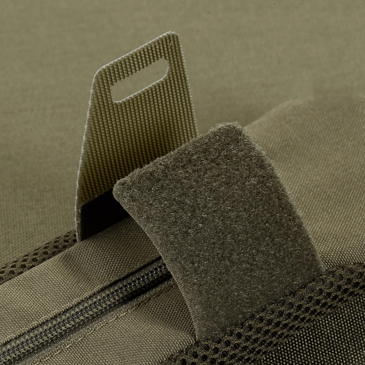 Nærbillede af M‑Tac Skulderremspude 50 mm Elite med Cordura materiale og 3D mesh for komfort.