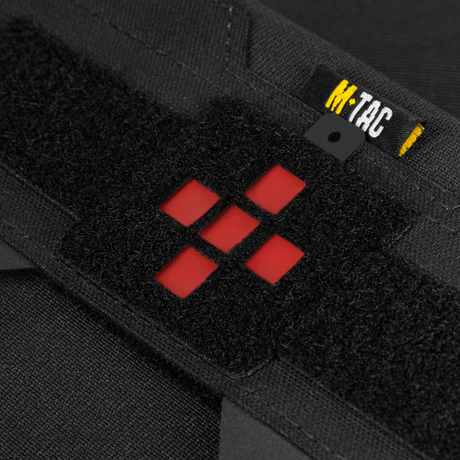 M-Tac Horizontal Medical Pouch Elite med kraftig velcro og holdbart Cordura-materiale for førstehjelpsutstyr i feltet.