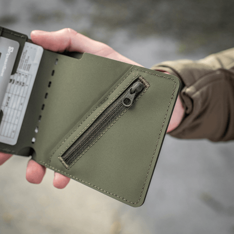 M-Tac Pung Slim Elite Gen. II med kort- og myntlomme, kompakt og slitesterk polymer, moderne design for kontanter og kort.