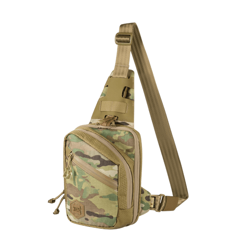 M-Tac Sling pistolveske Elite Hex i kamuflasje, holdbar veske med justerbar skulderrem, perfekt for skjult våpentransport, laget av Cordura.